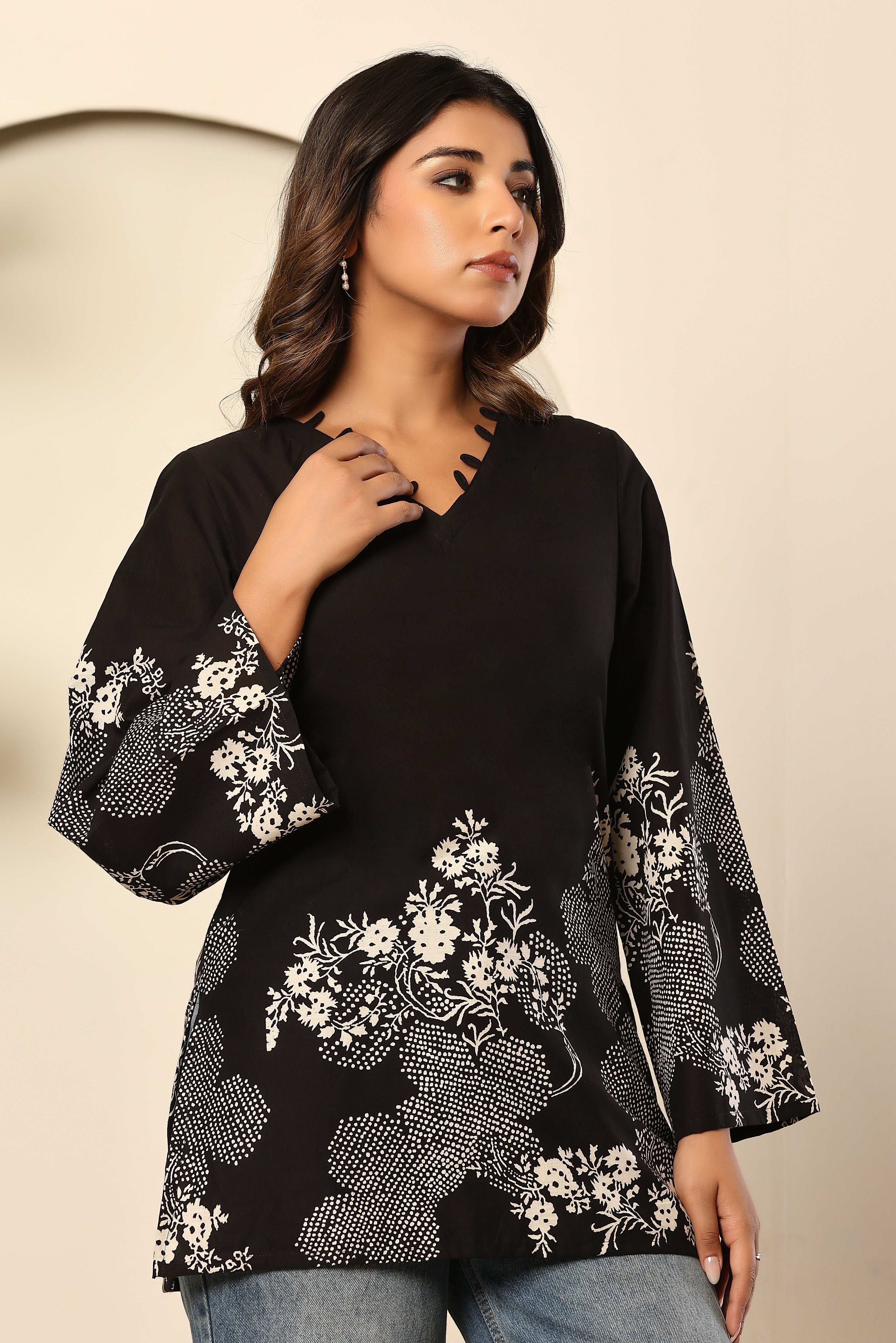 Aira Short Kurti