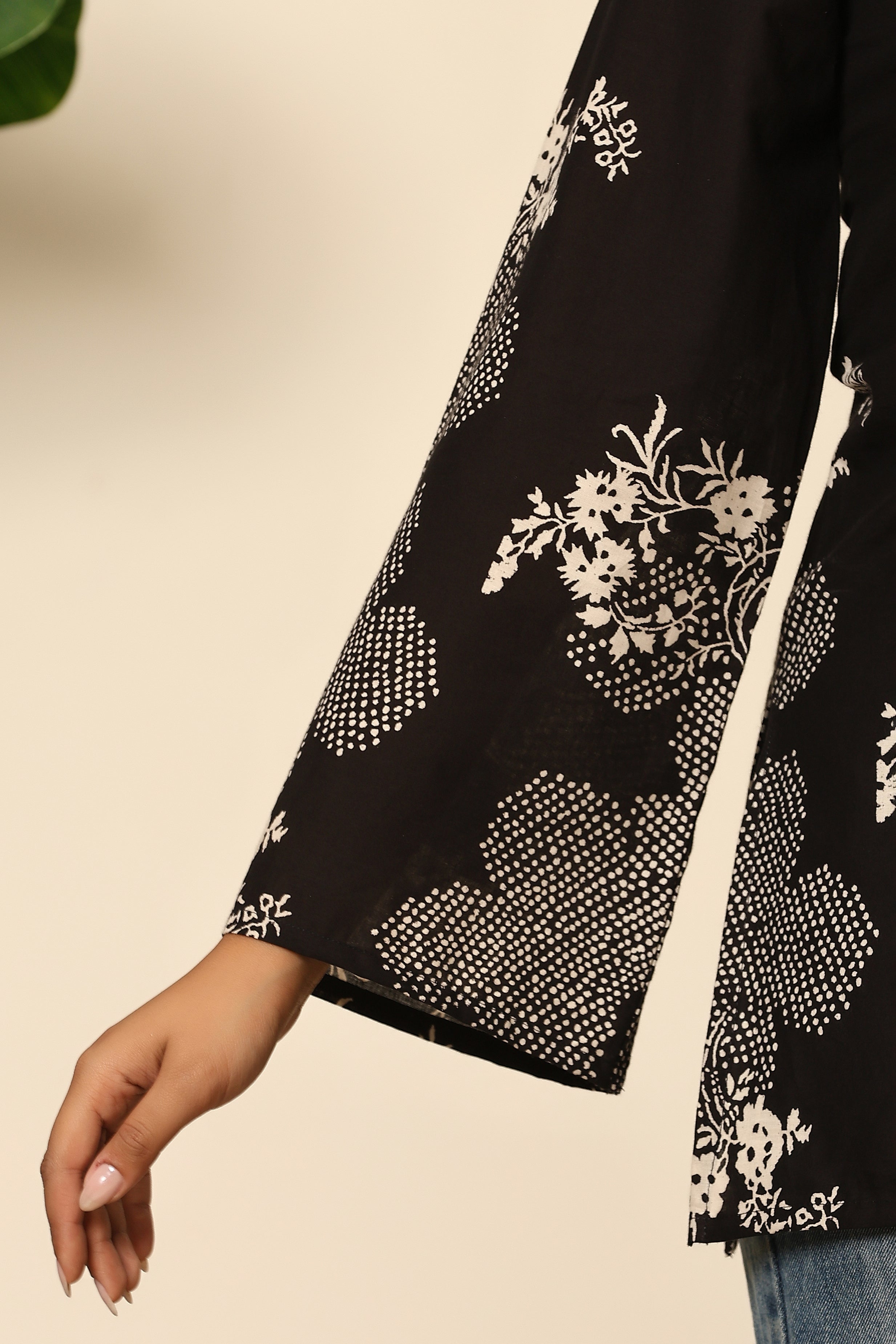 Aira Short Kurti