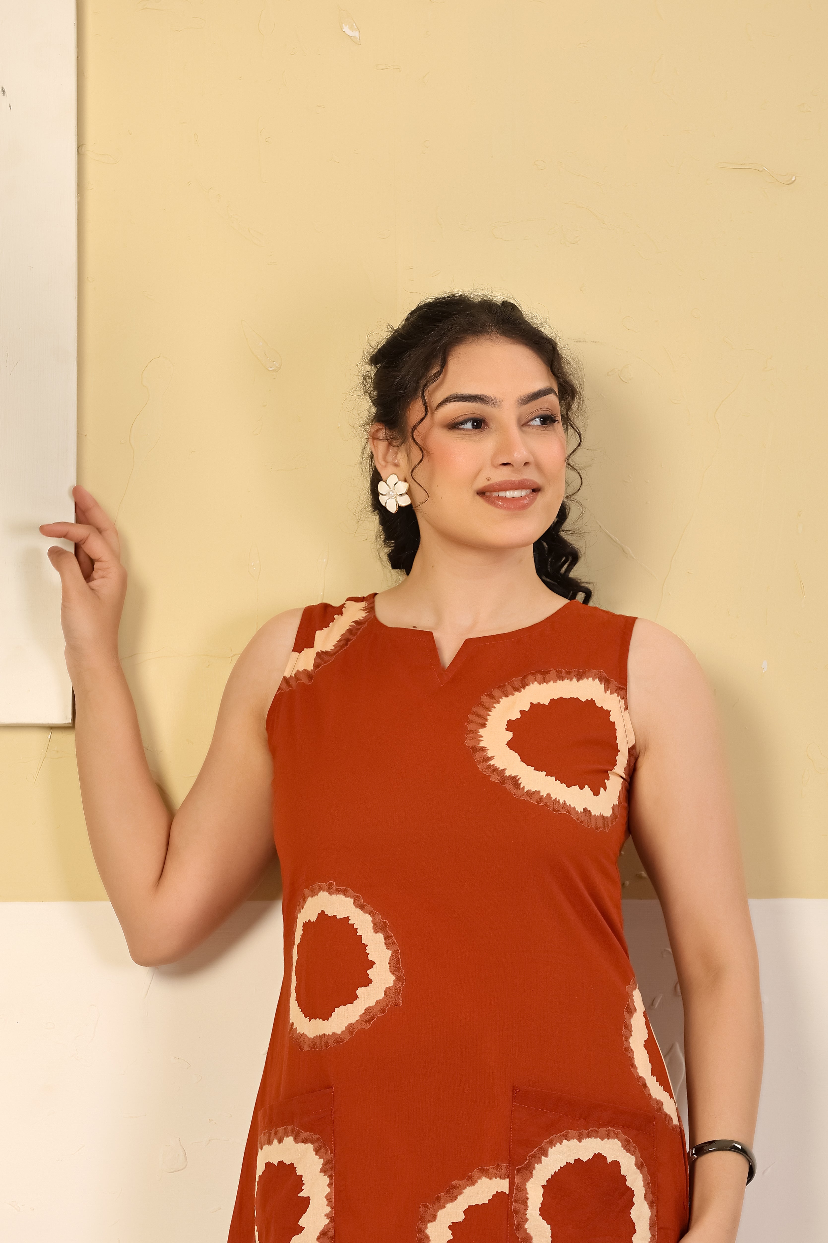 Rust Circular Print Sleeveless Kurta & Pants Set